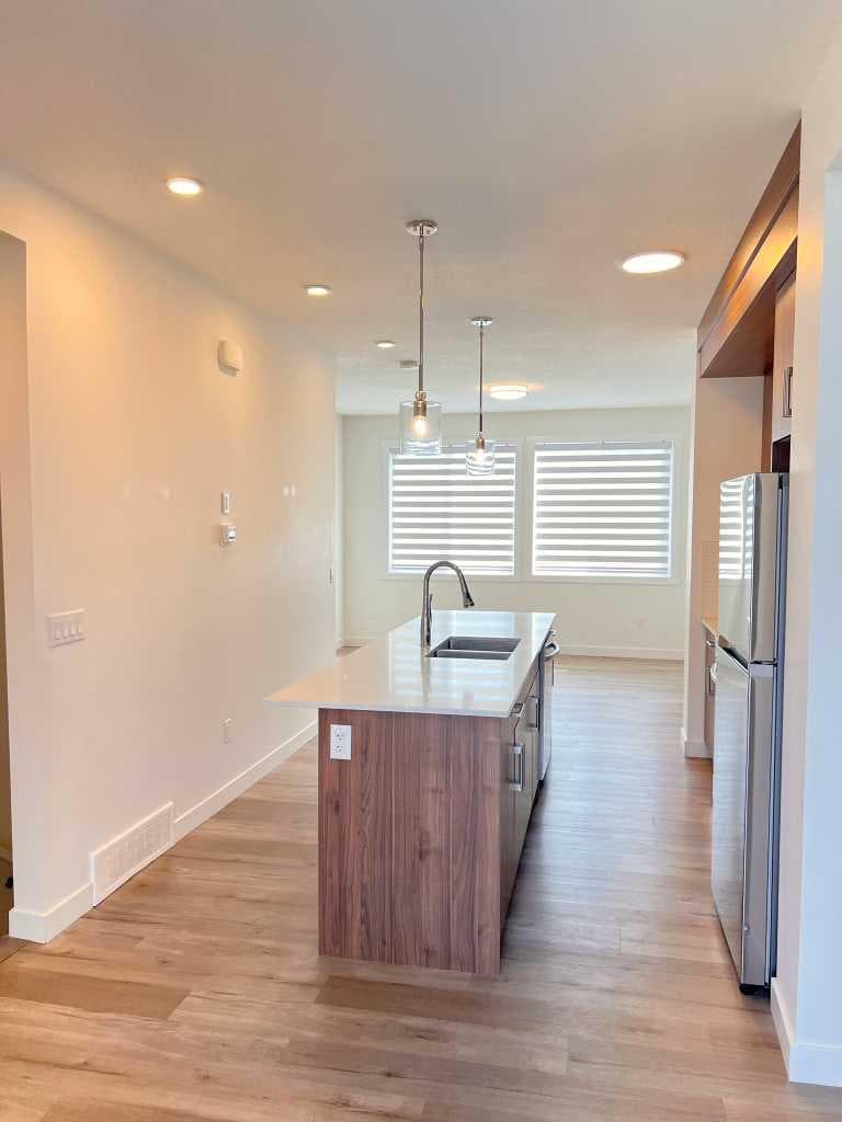 902, 33 Merganser Drive W