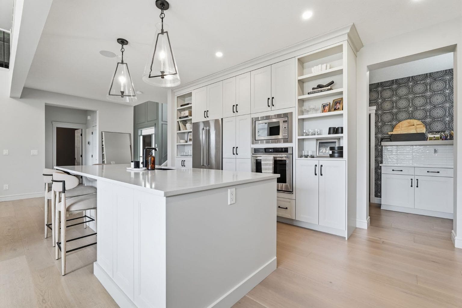 10 Legacy Woods Crescent SE