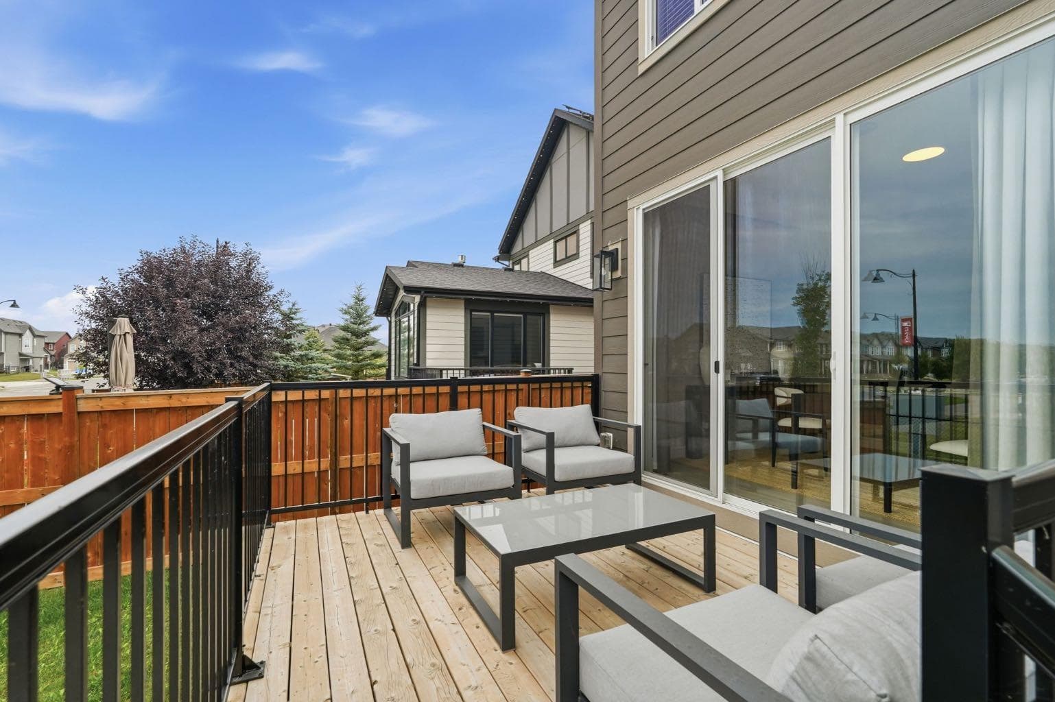 10 Legacy Woods Crescent SE