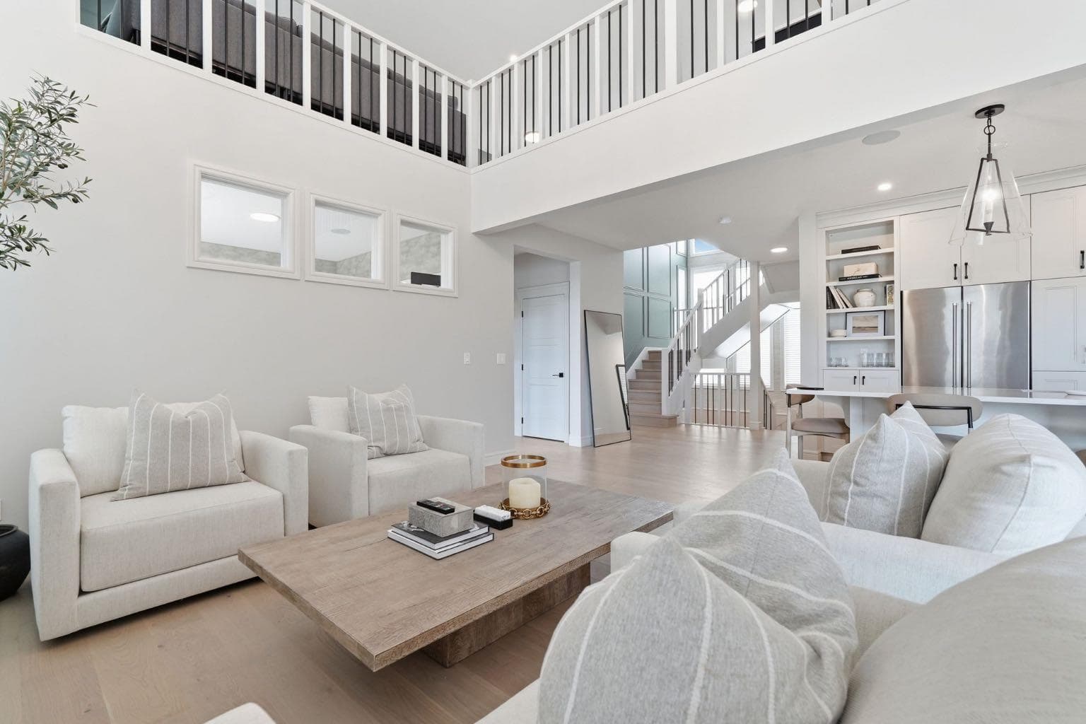 10 Legacy Woods Crescent SE