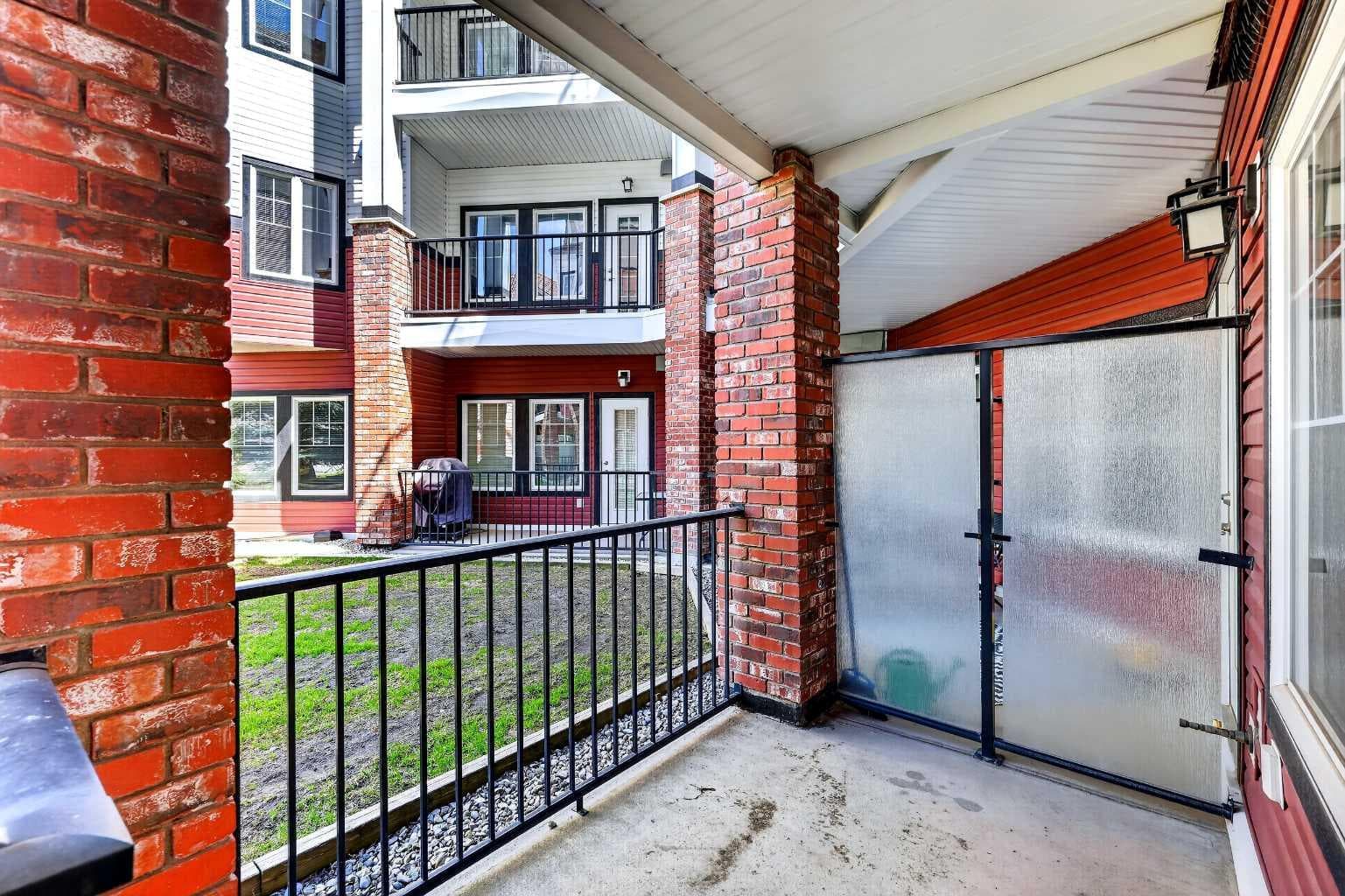 137, 60 Royal Oak Plaza NW