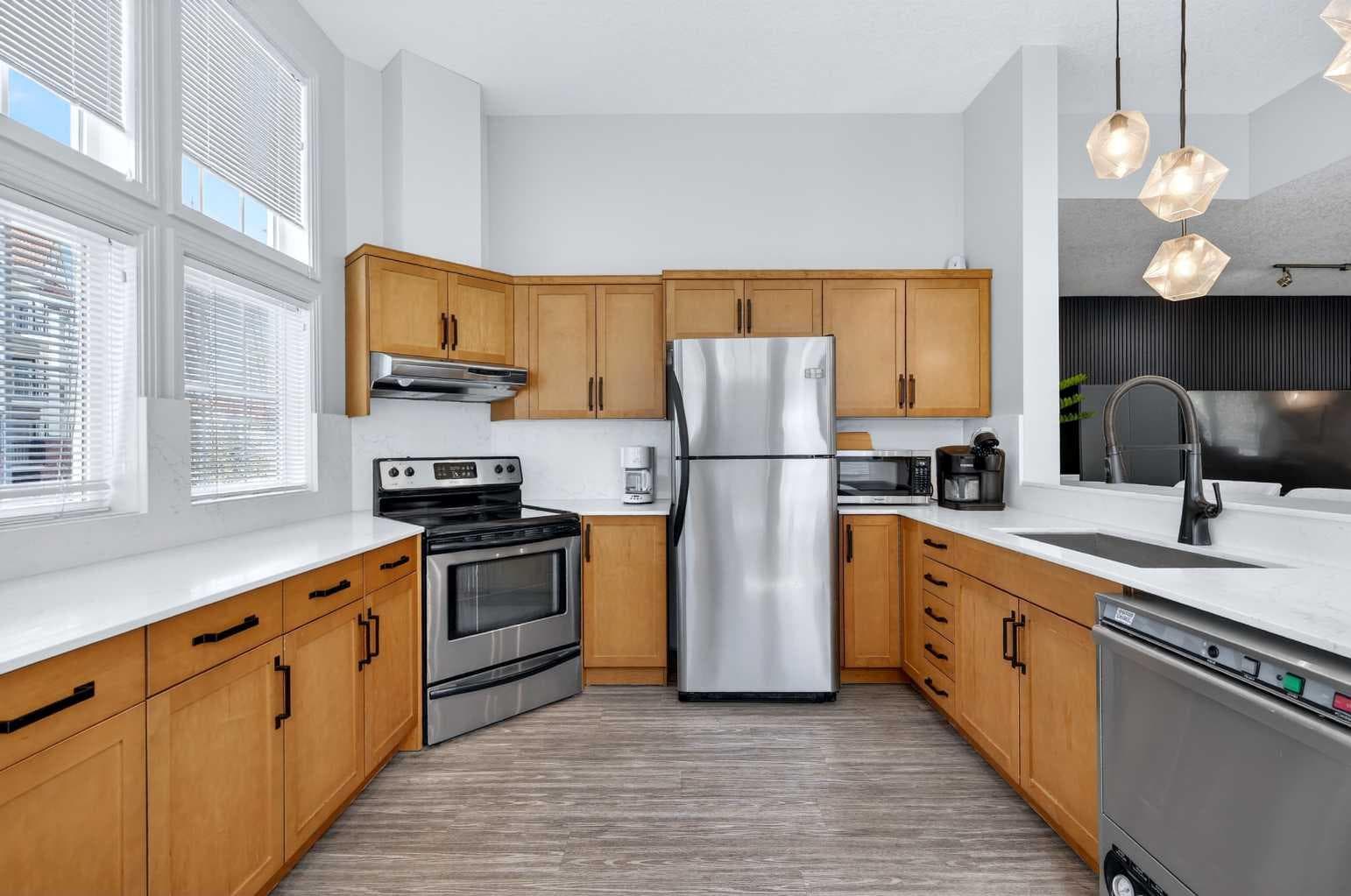 137, 60 Royal Oak Plaza NW