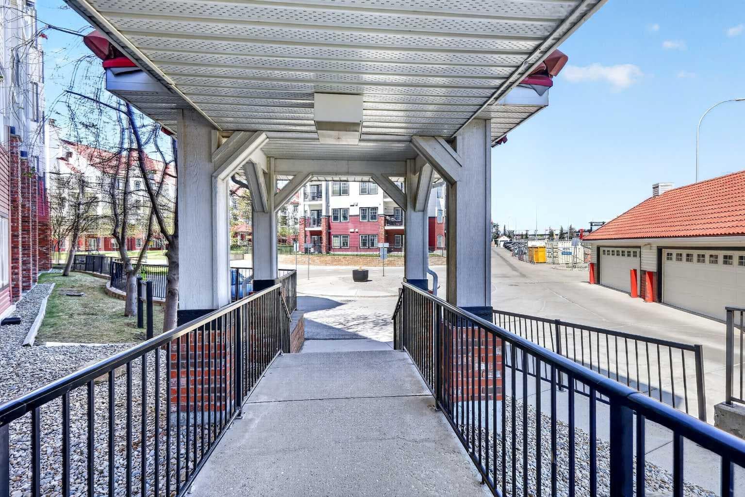 137, 60 Royal Oak Plaza NW