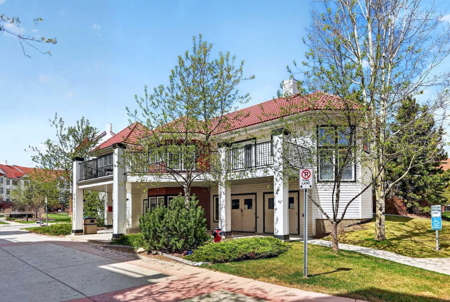 137, 60 Royal Oak Plaza NW