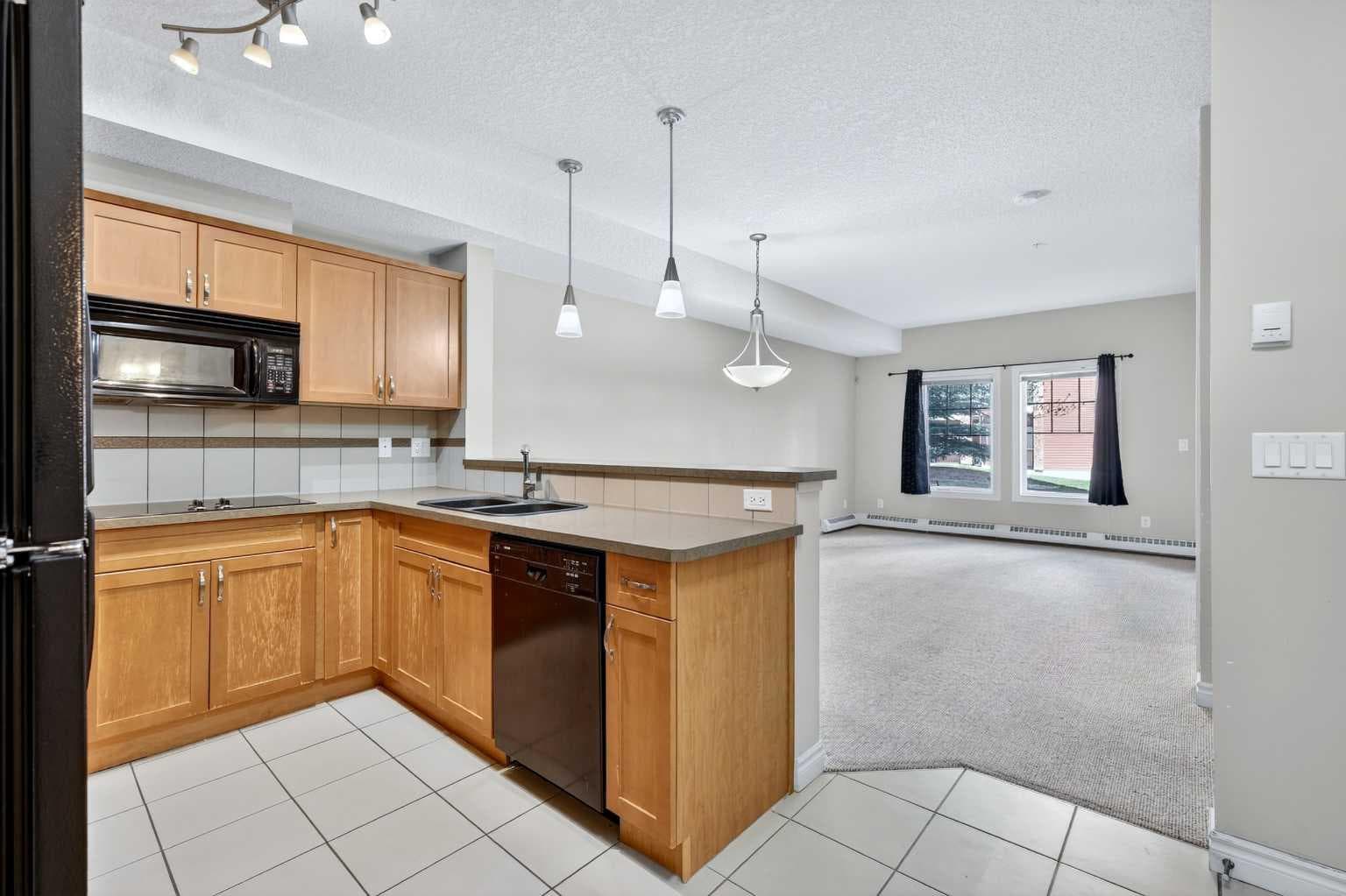 137, 60 Royal Oak Plaza NW