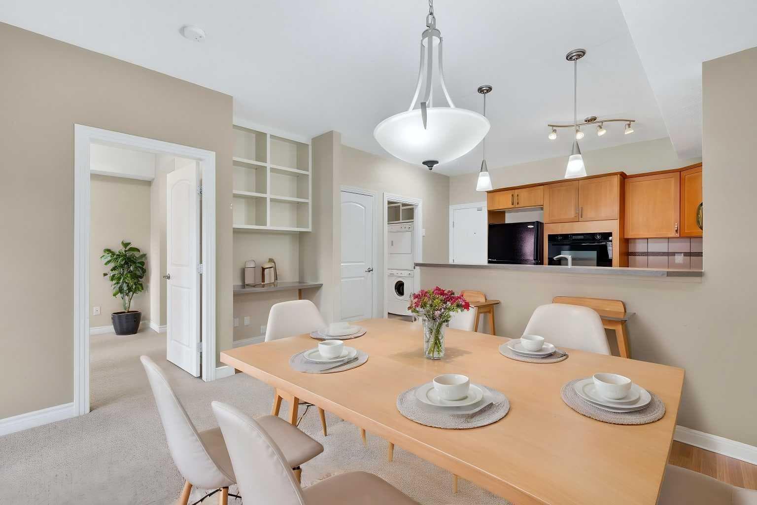 137, 60 Royal Oak Plaza NW
