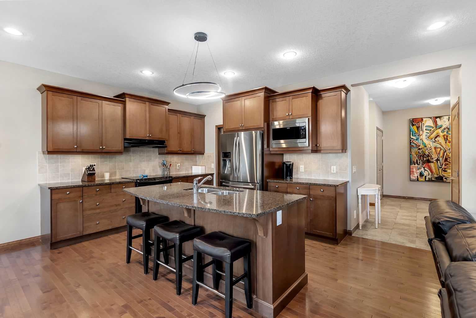 140 Aspenmere Close 