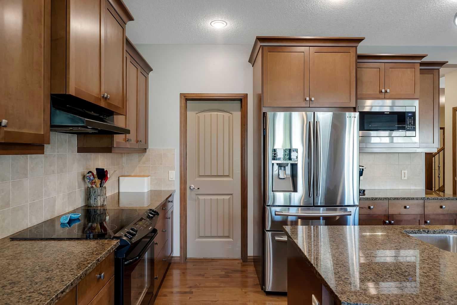 140 Aspenmere Close 