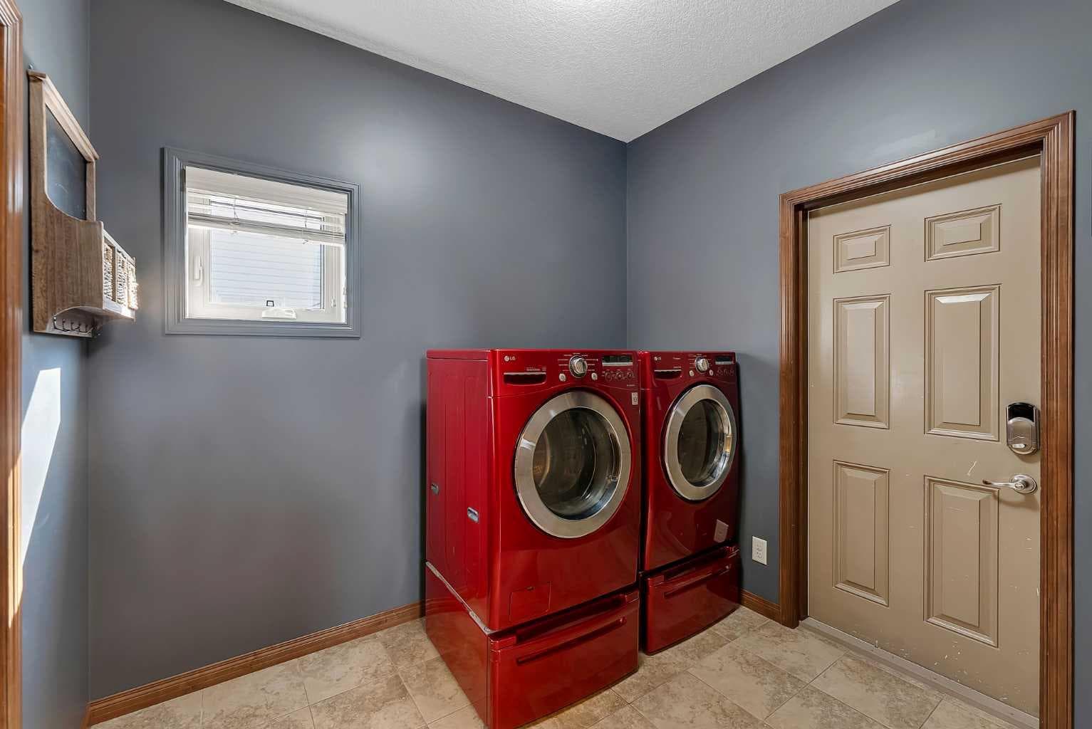 140 Aspenmere Close 
