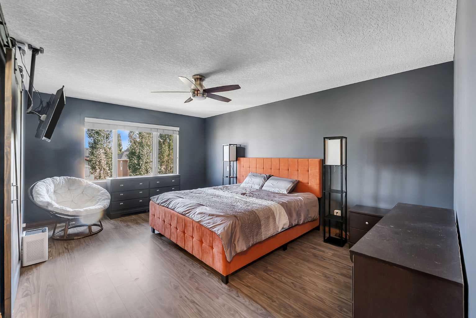 140 Aspenmere Close 