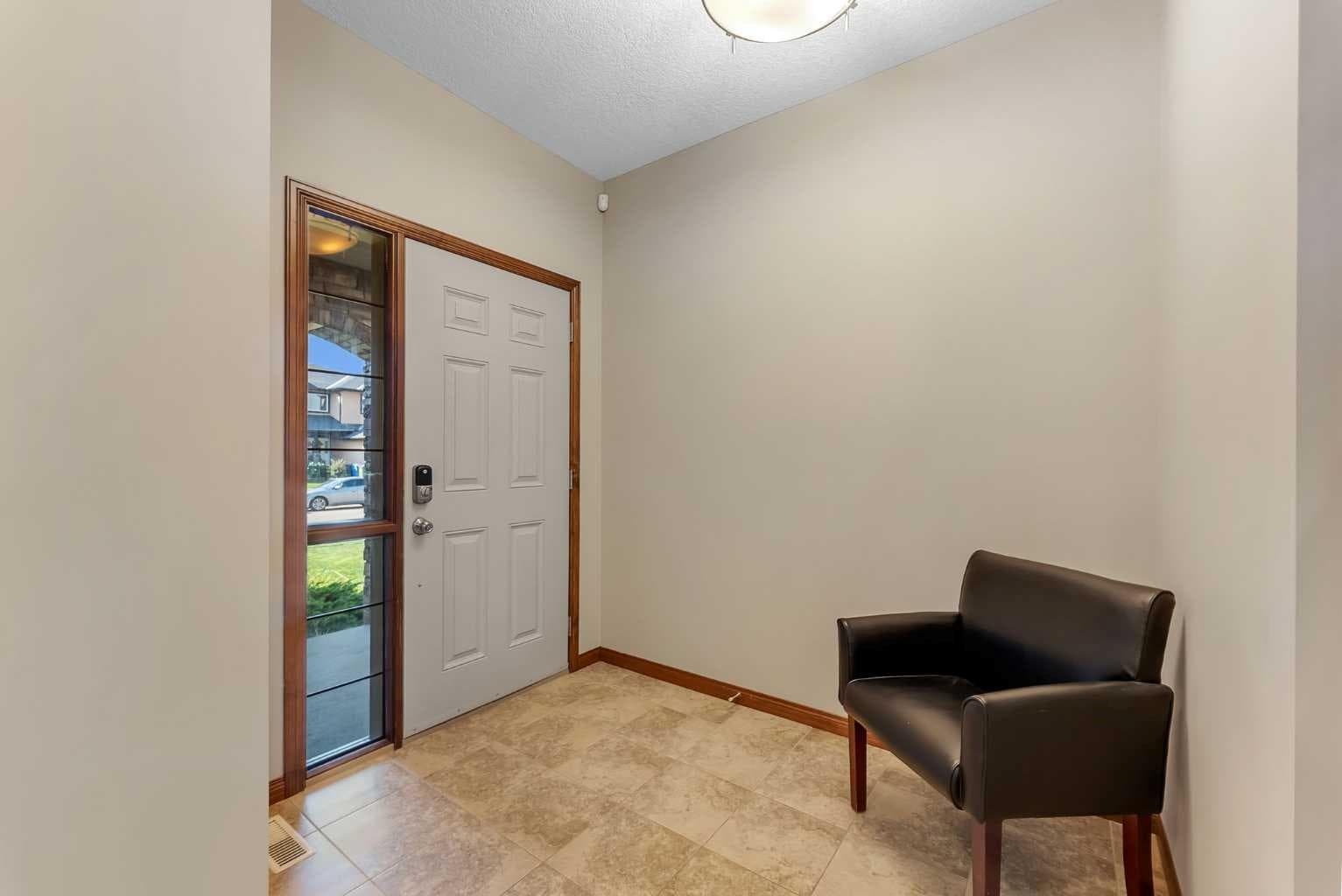 140 Aspenmere Close 