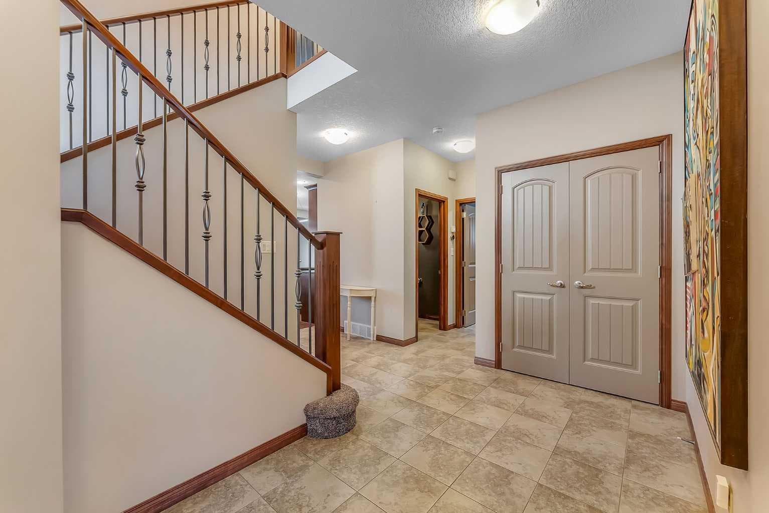 140 Aspenmere Close 
