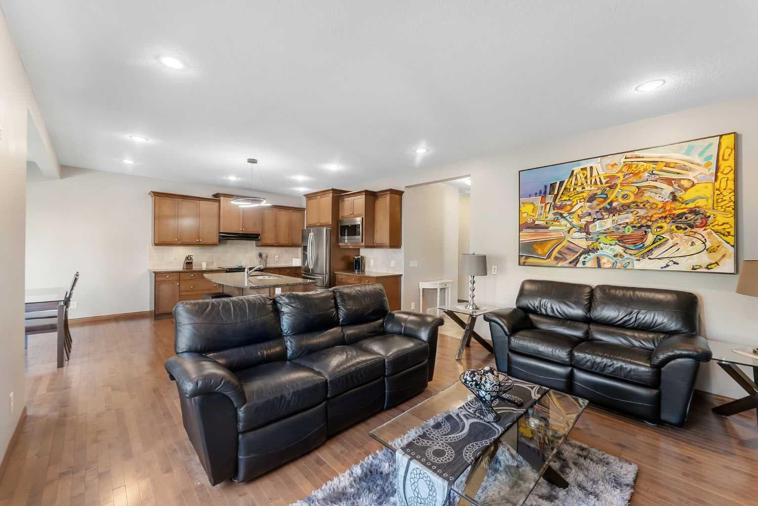 140 Aspenmere Close 
