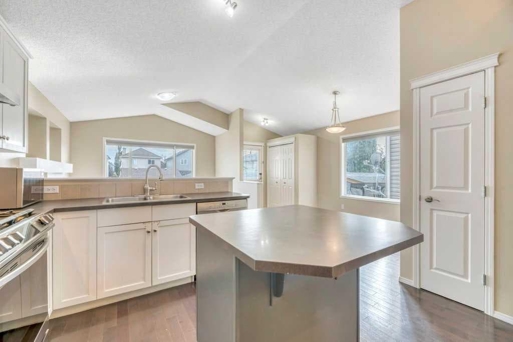 677 Evermeadow Road SW