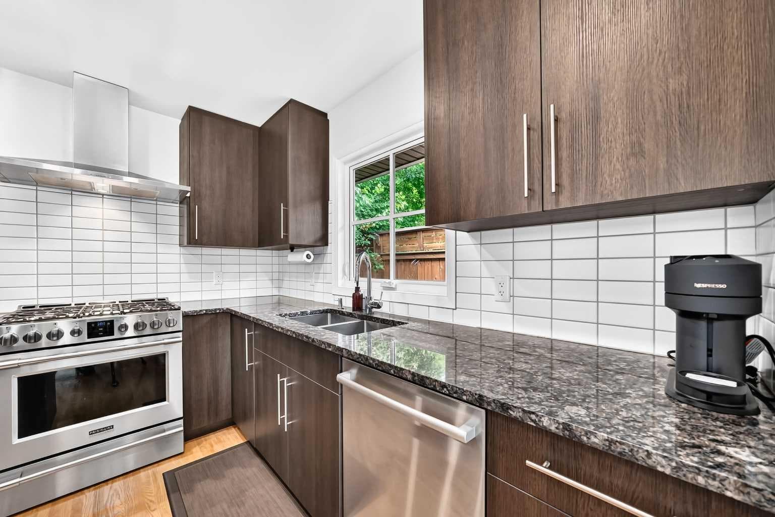 47 Woodlark Drive SW