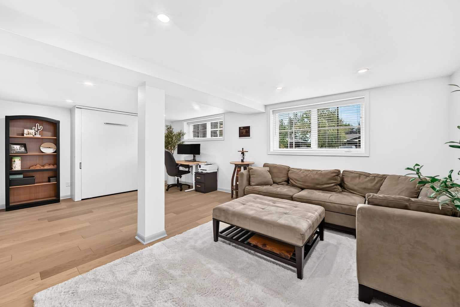 47 Woodlark Drive SW