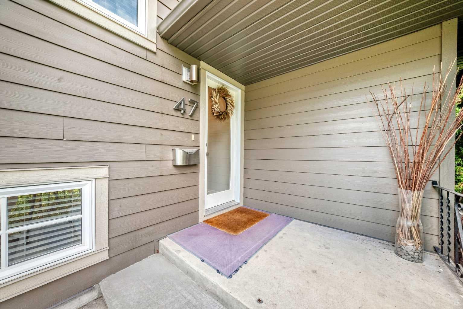 47 Woodlark Drive SW