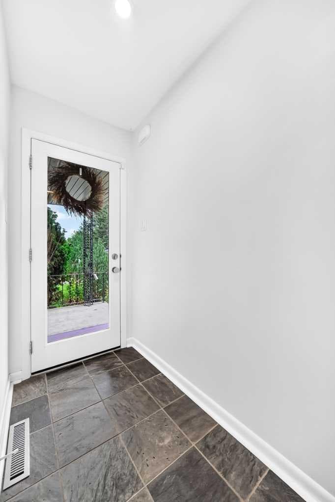 47 Woodlark Drive SW
