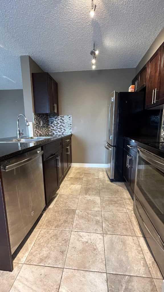 218, 5 Saddlestone Way NE