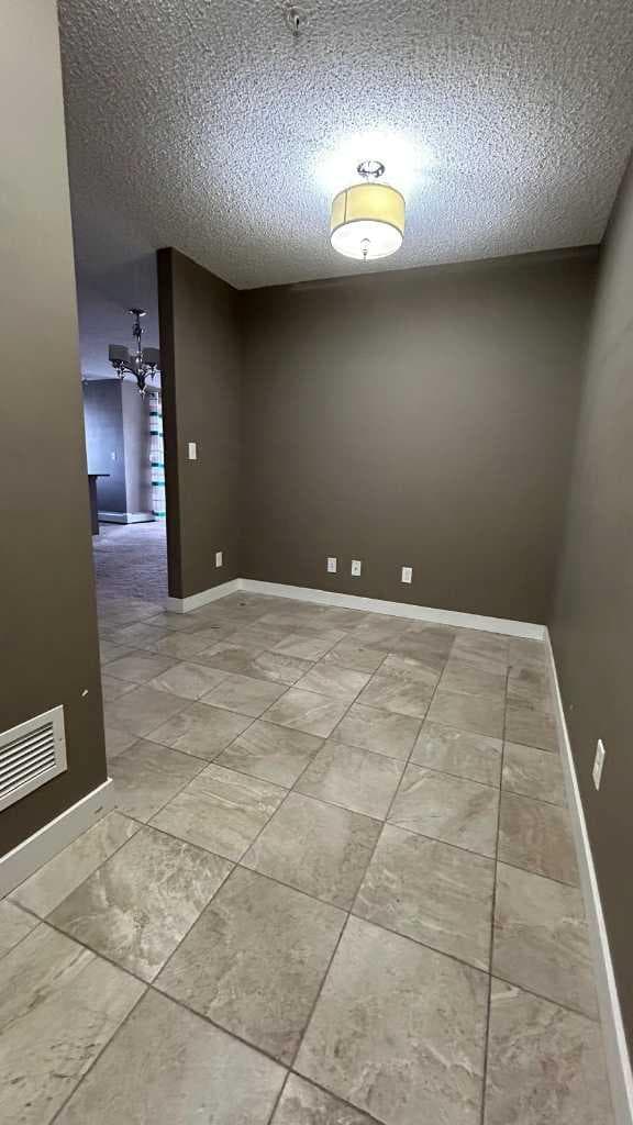 218, 5 Saddlestone Way NE