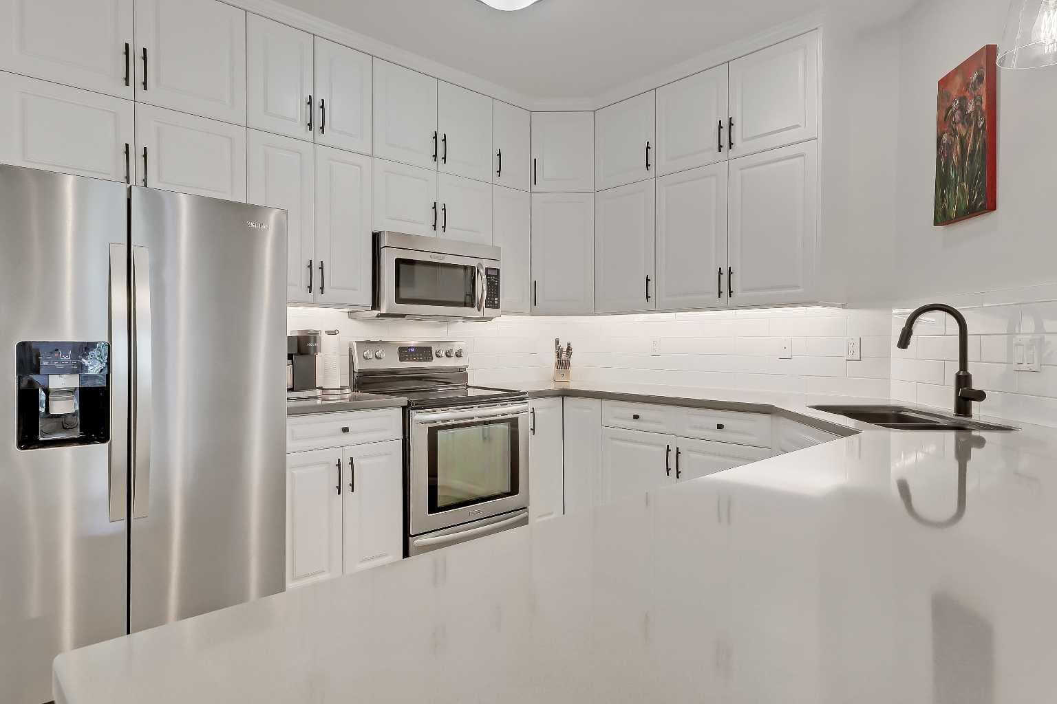 402, 2419 Erlton Road SW