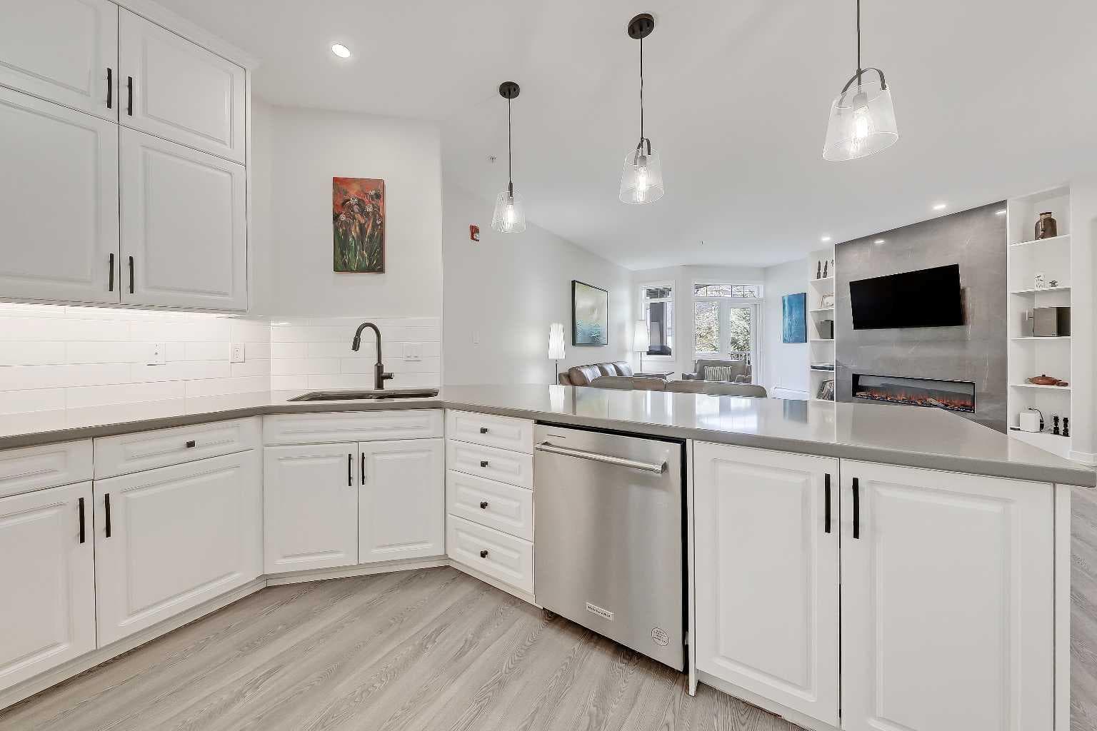 402, 2419 Erlton Road SW