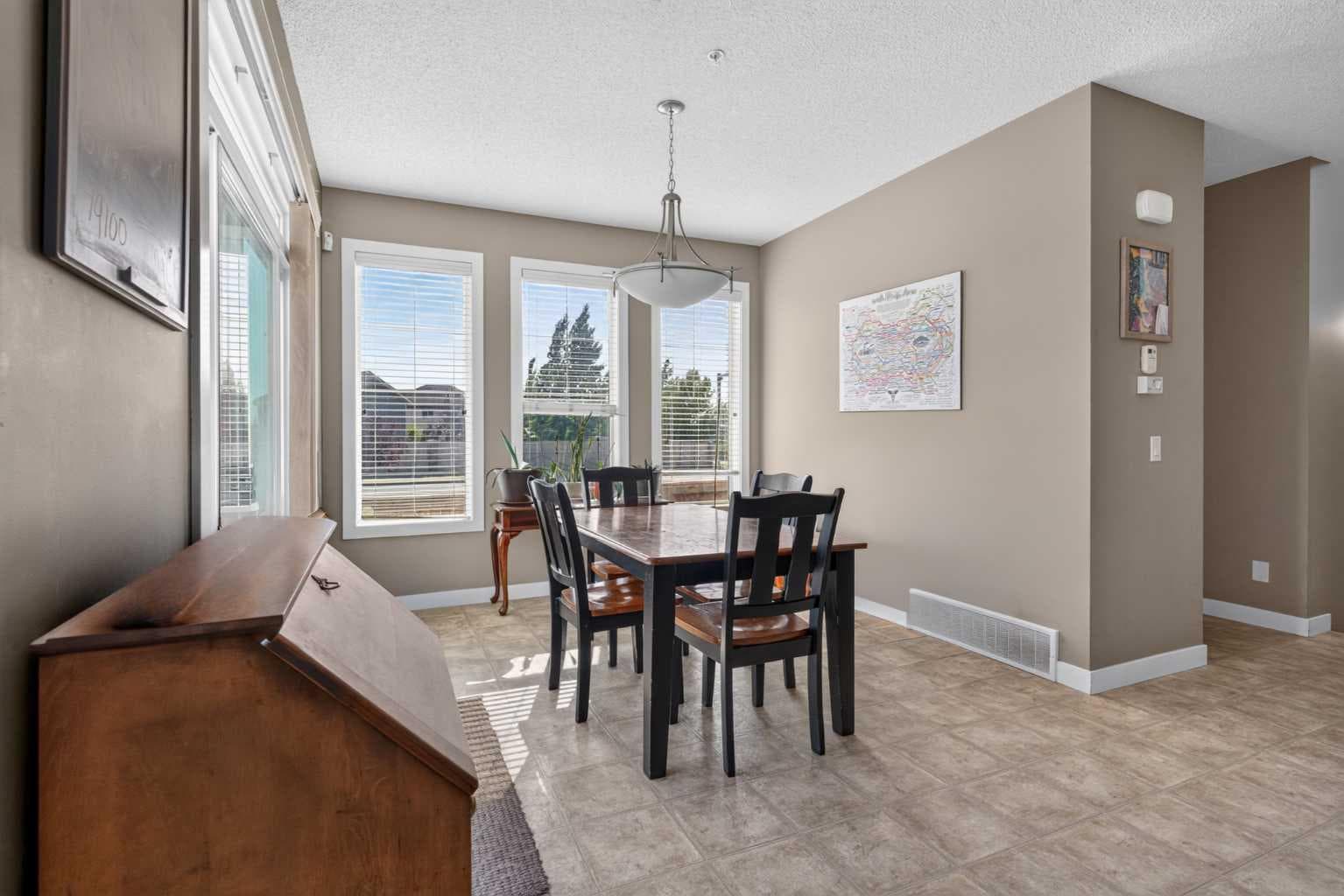4 Sunset Square 