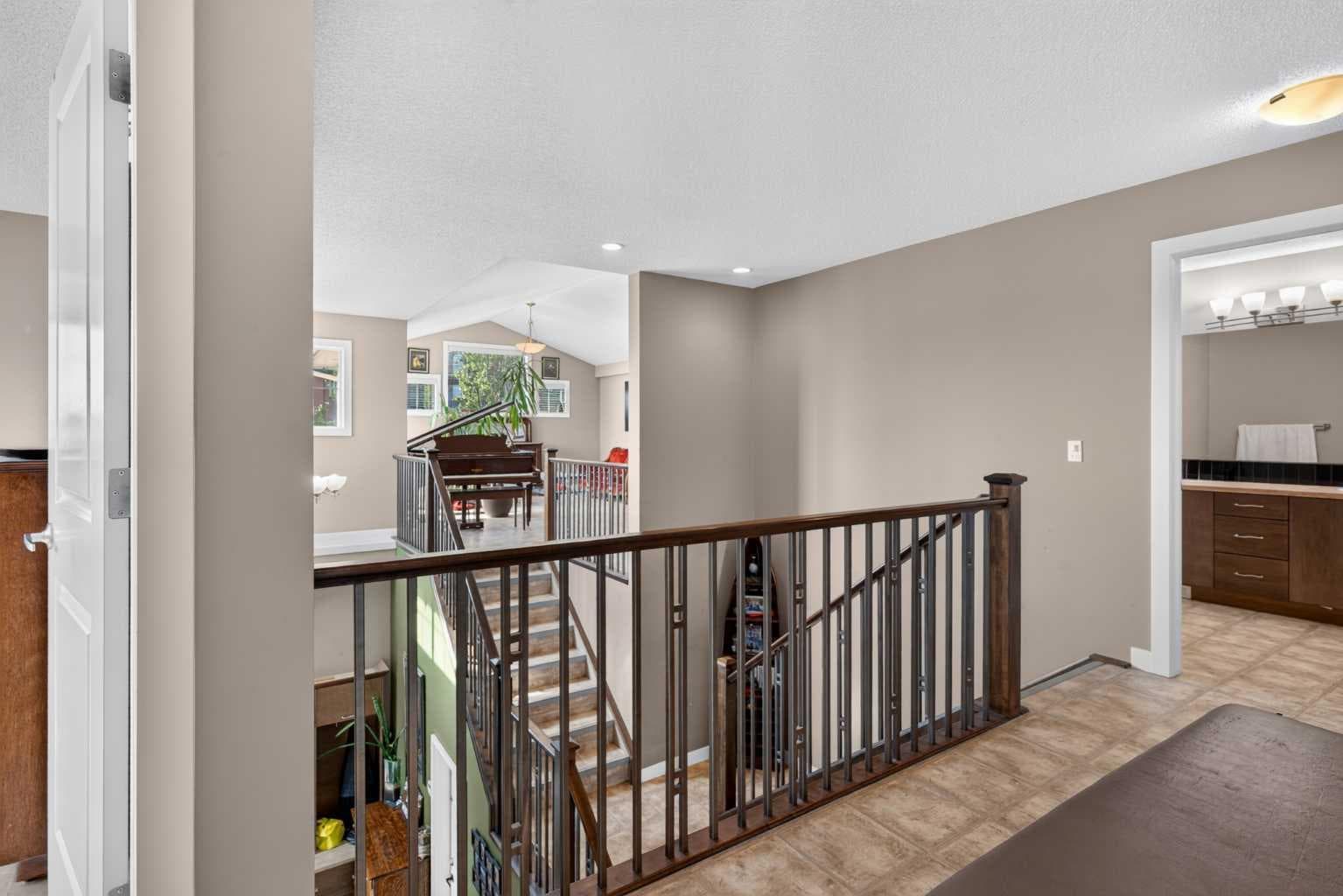 4 Sunset Square 