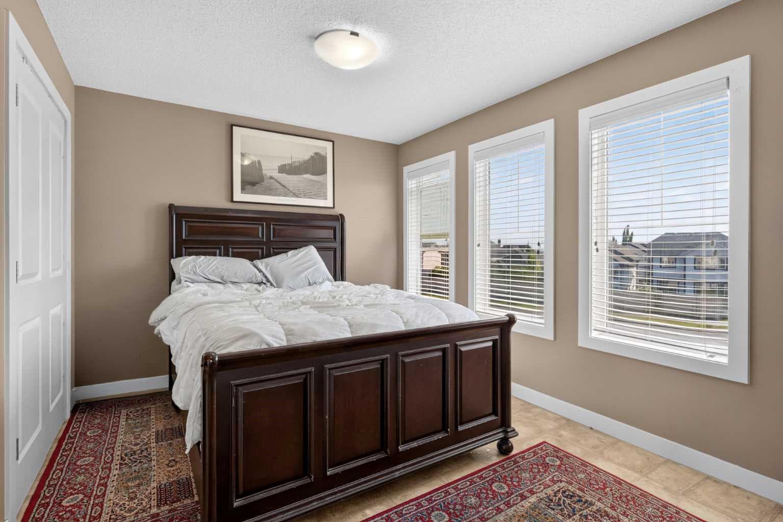 4 Sunset Square 