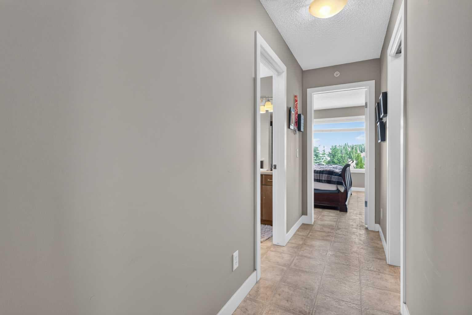4 Sunset Square 