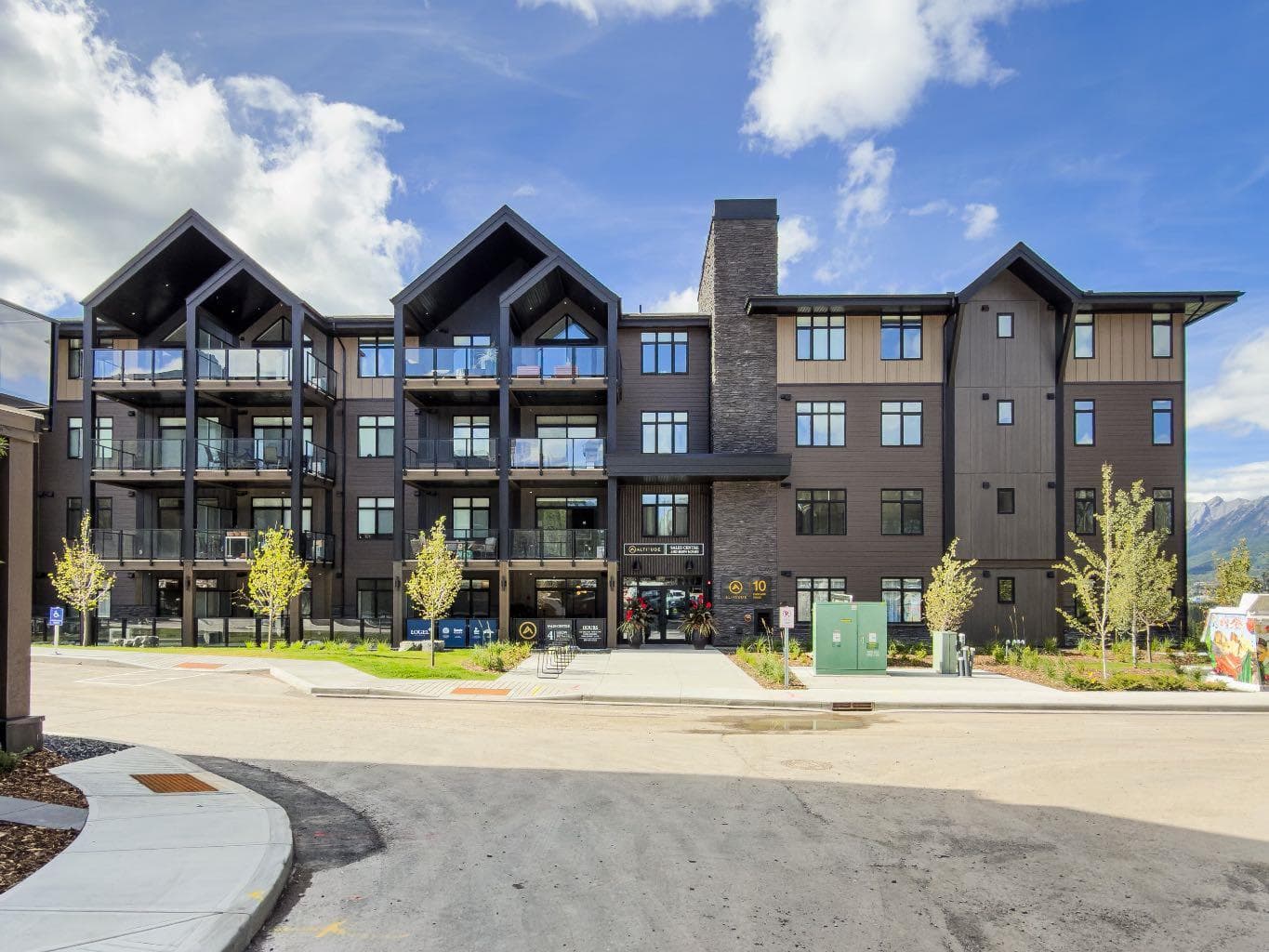 207, 10 Cascade Ridge 