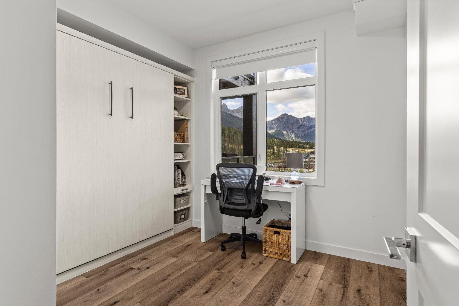 207, 10 Cascade Ridge 