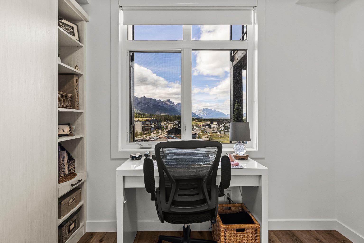 207, 10 Cascade Ridge 