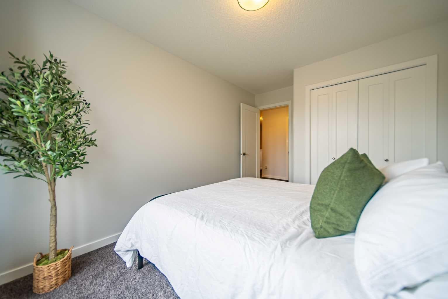 41 Masters Crescent SE