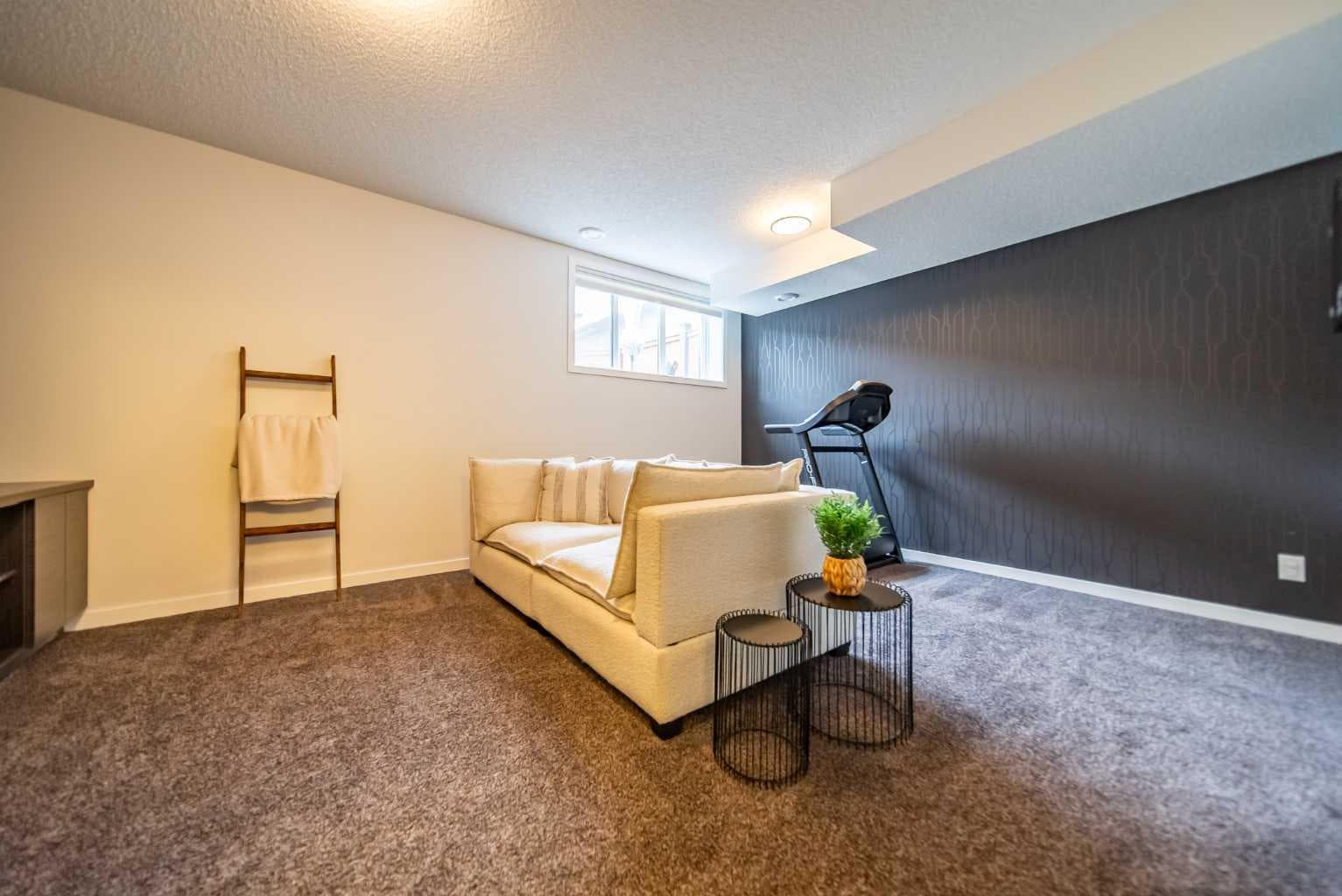 41 Masters Crescent SE