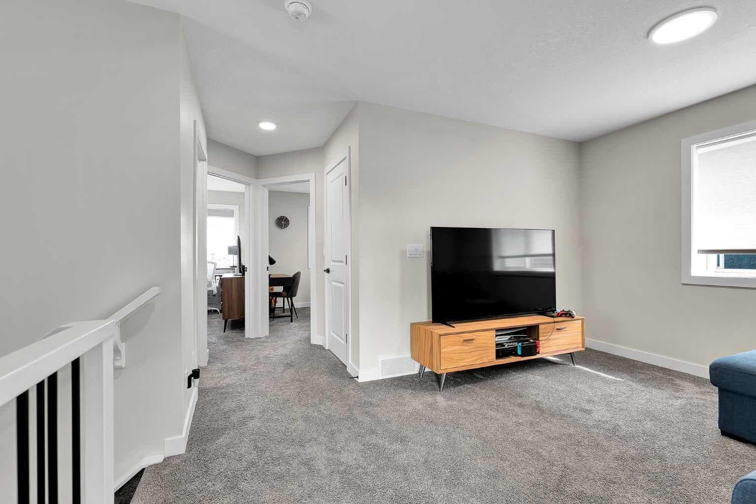 95 Lawrence Green SE
