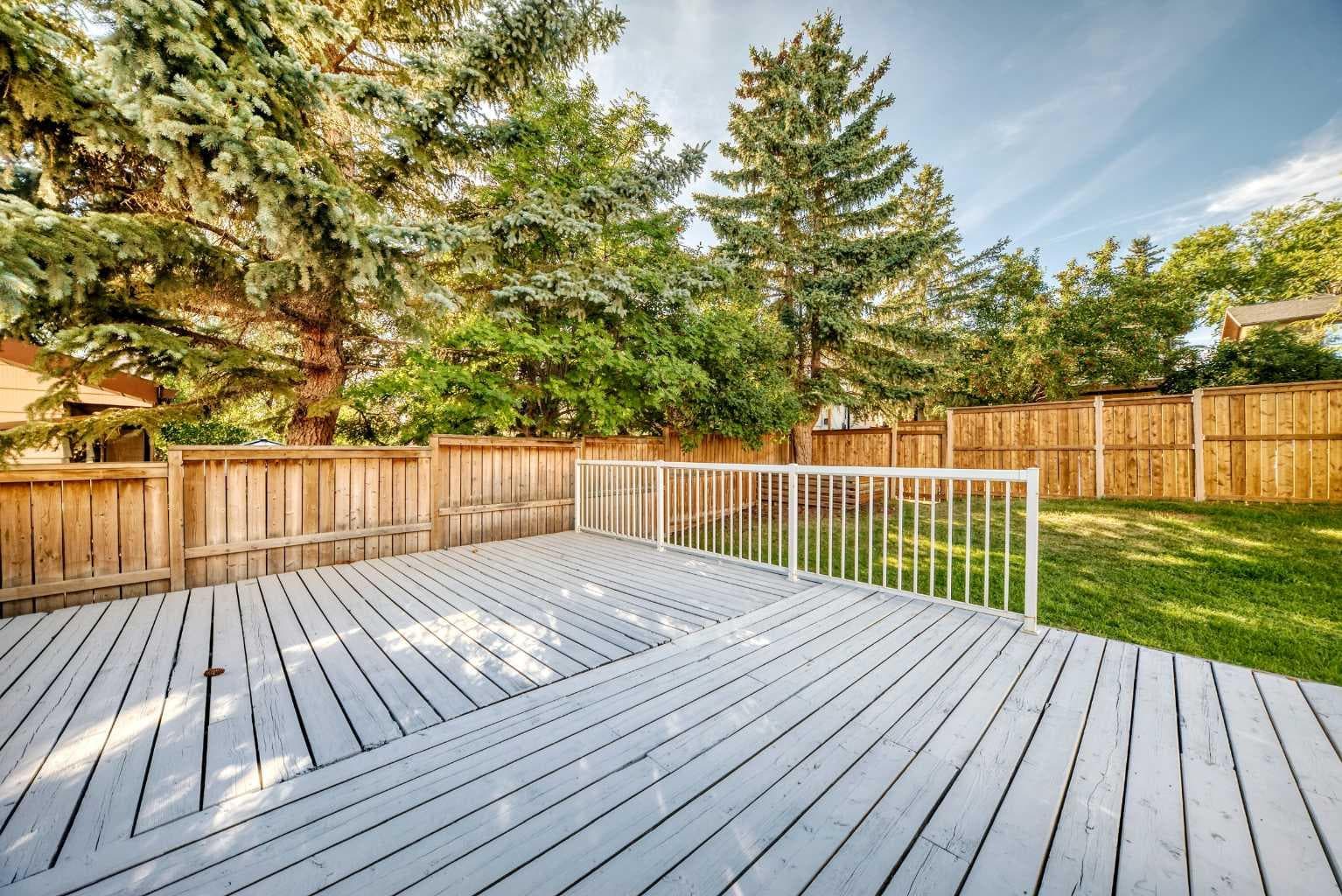 19 Hawkwood Drive NW