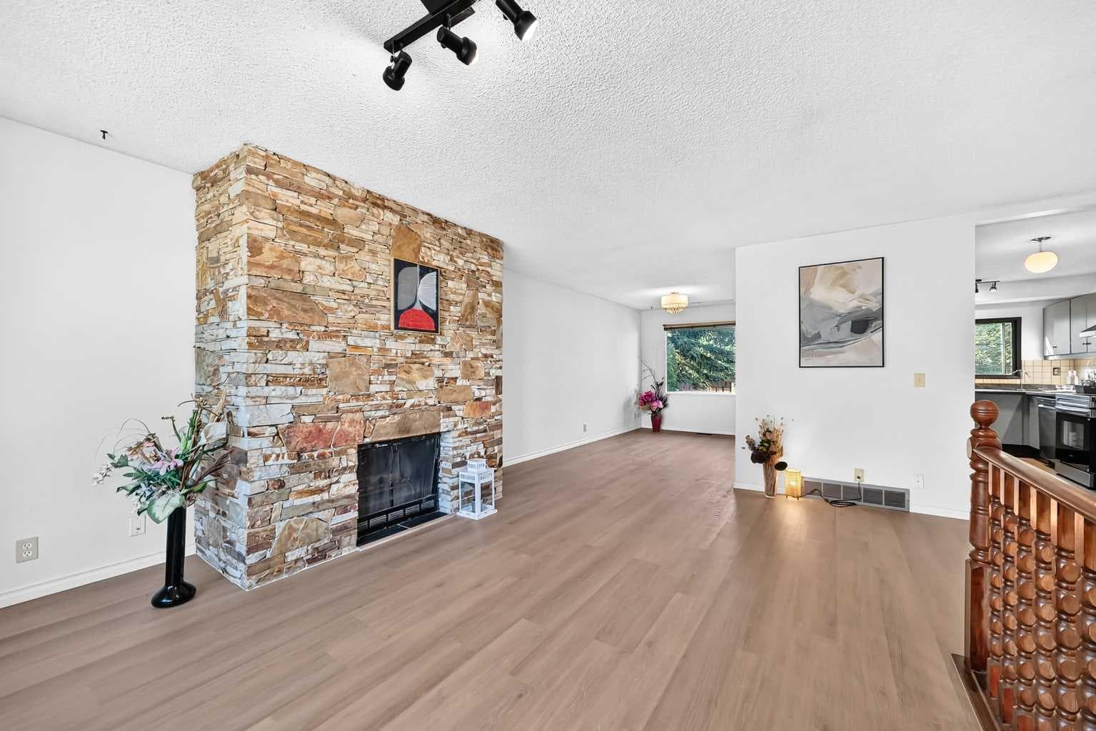 19 Hawkwood Drive NW