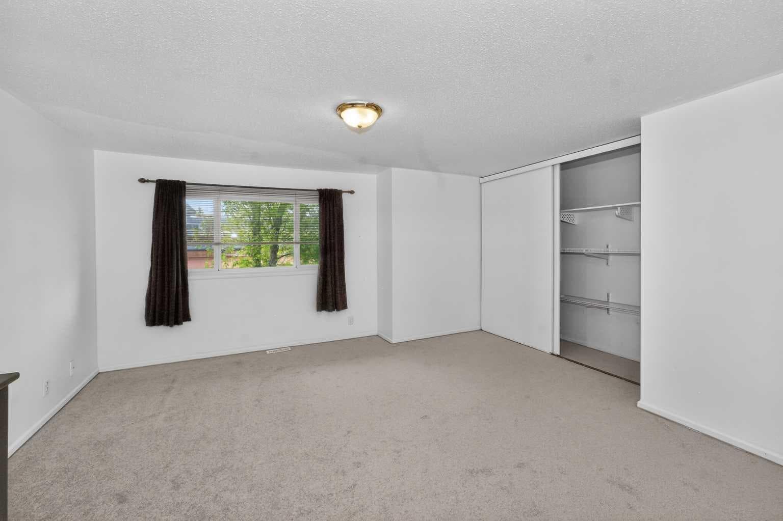 10 Falconer Terrace NE