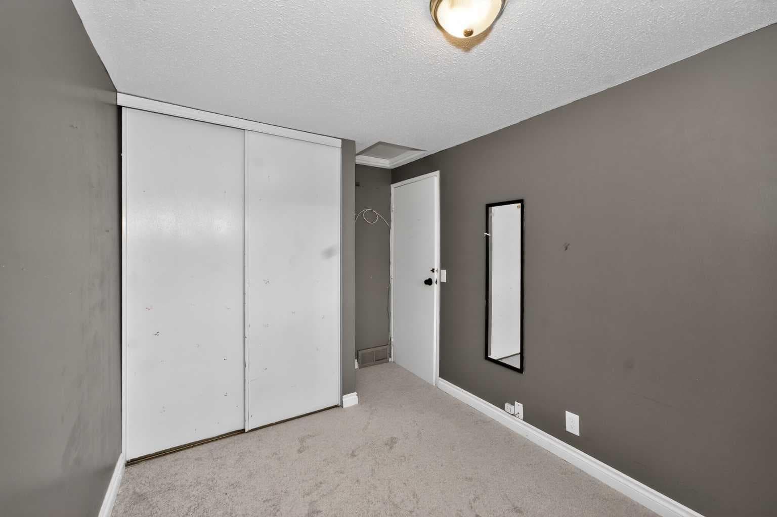10 Falconer Terrace NE