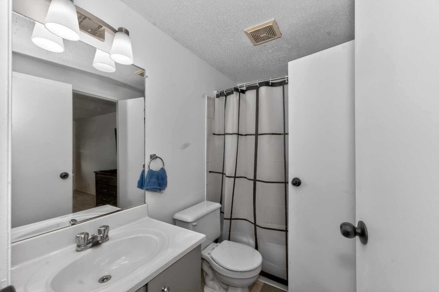 10 Falconer Terrace NE
