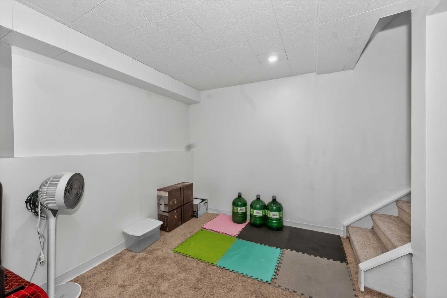 10 Falconer Terrace NE