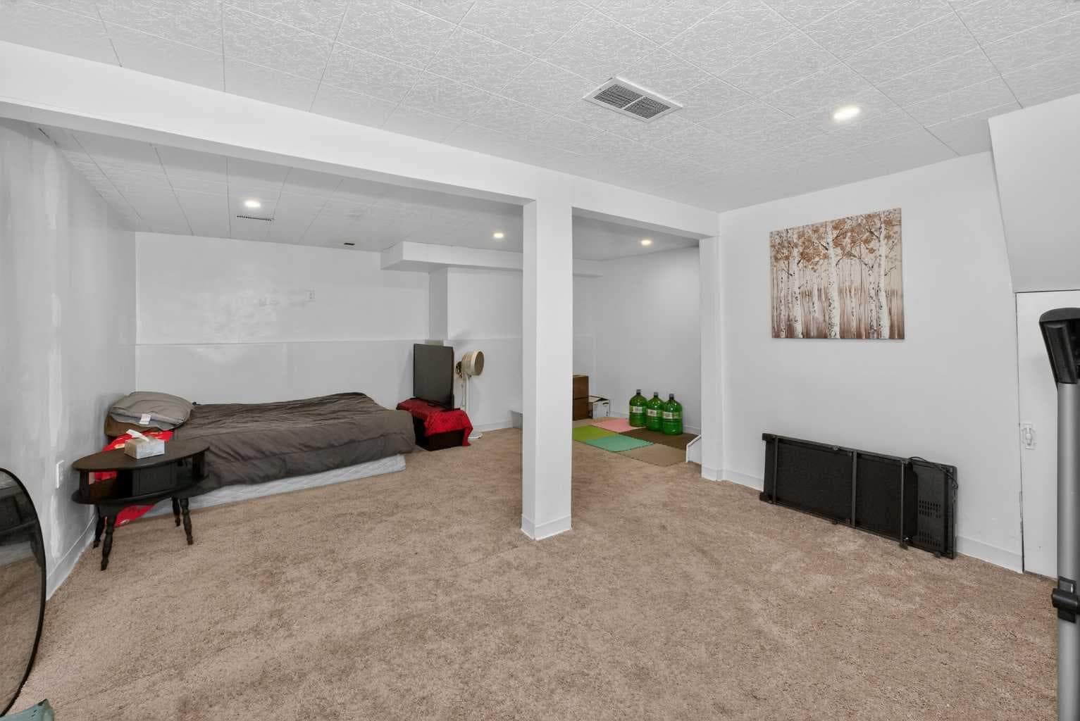 10 Falconer Terrace NE