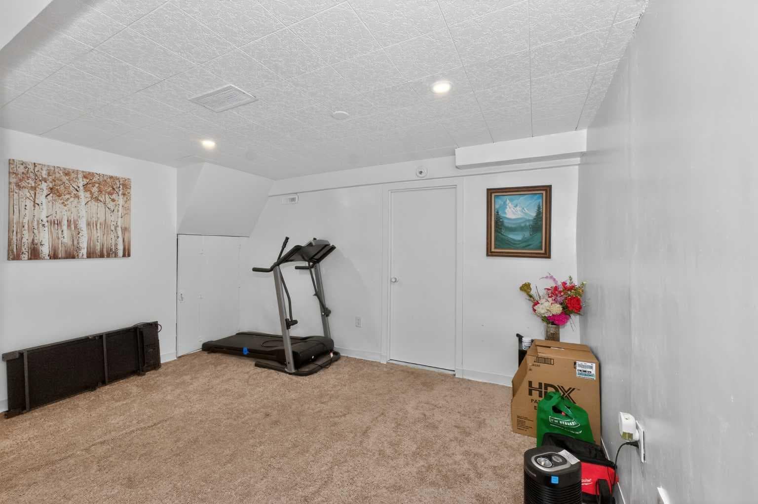 10 Falconer Terrace NE