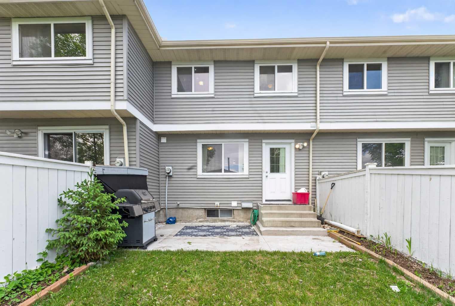 10 Falconer Terrace NE