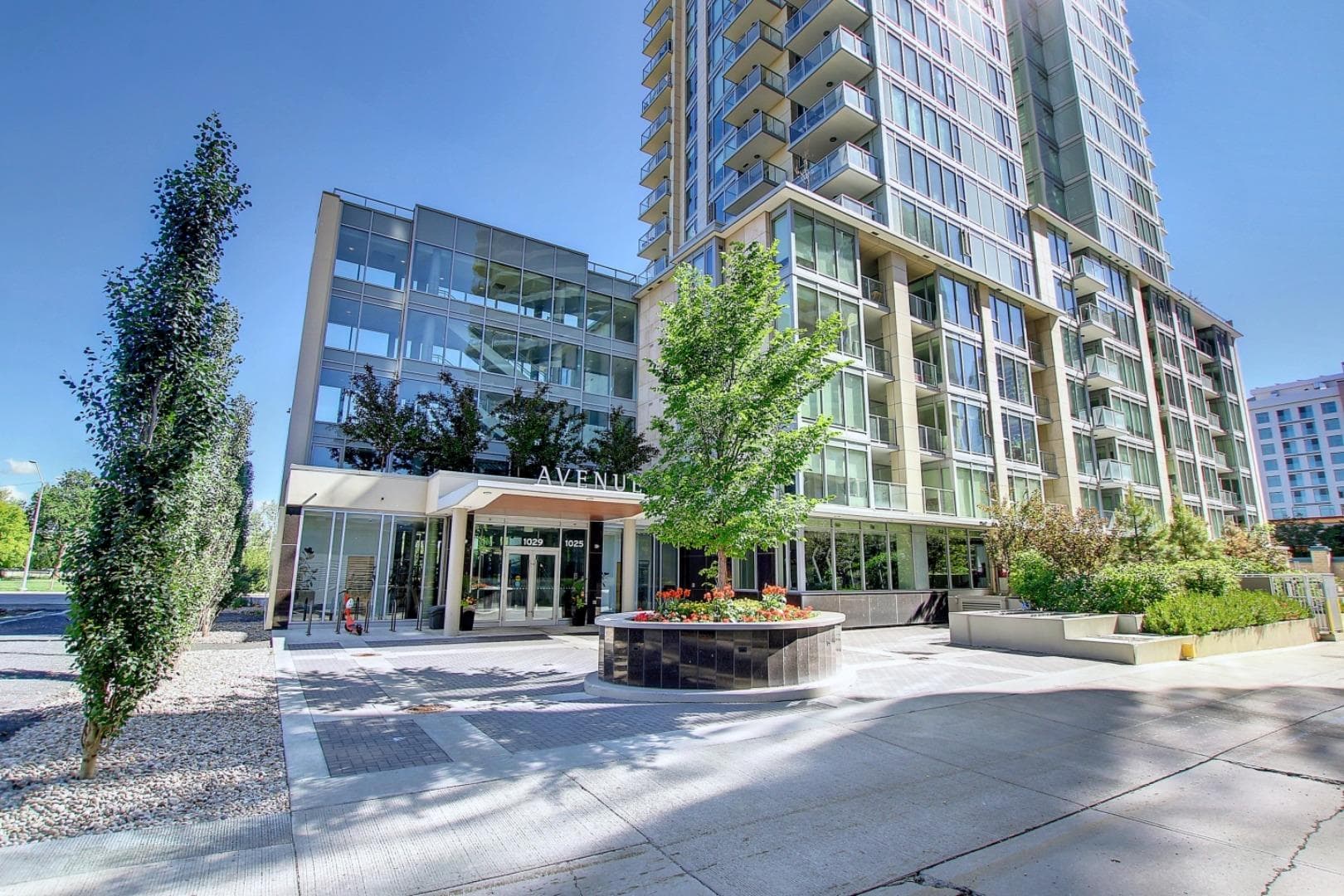 2106, 1025 5 Avenue SW