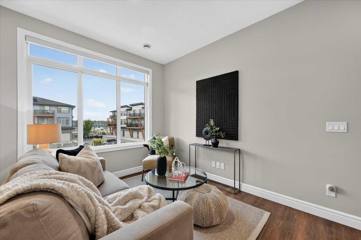 207, 414 Seton Passage SE