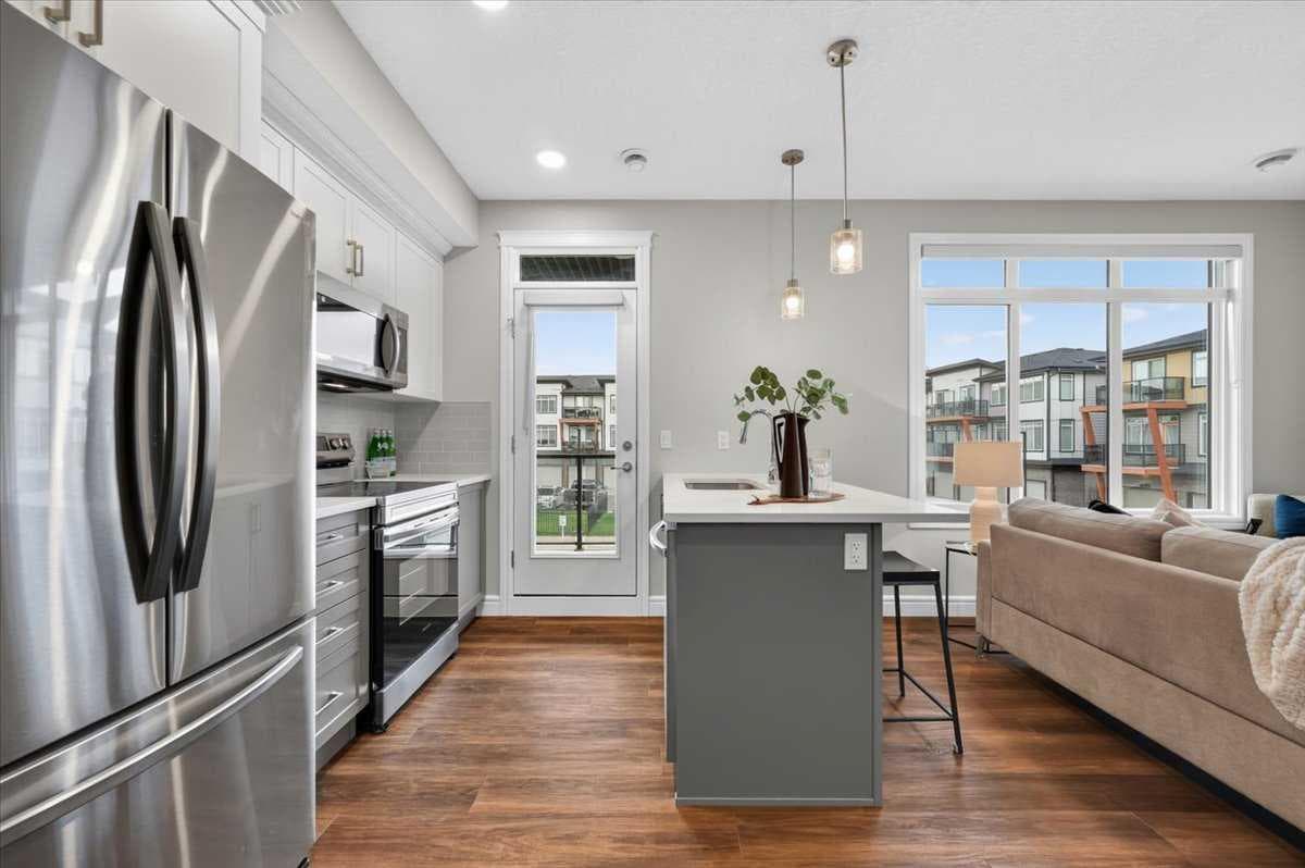 207, 414 Seton Passage SE