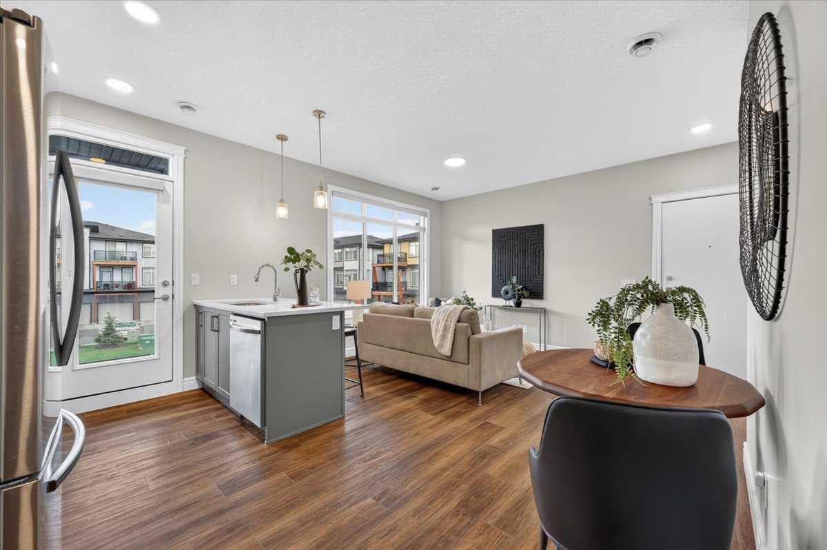 207, 414 Seton Passage SE