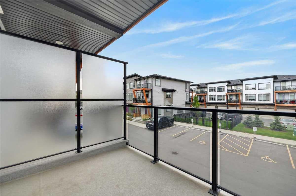 207, 414 Seton Passage SE